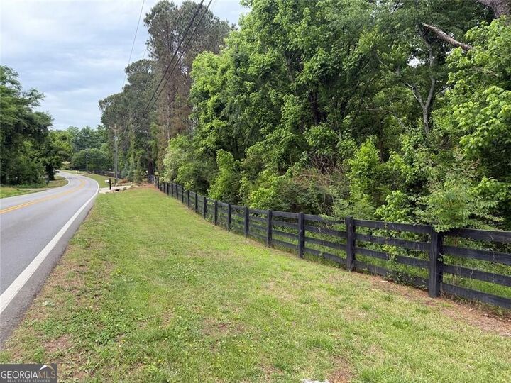 Property Photo:  565B Avery Road  GA 30115 