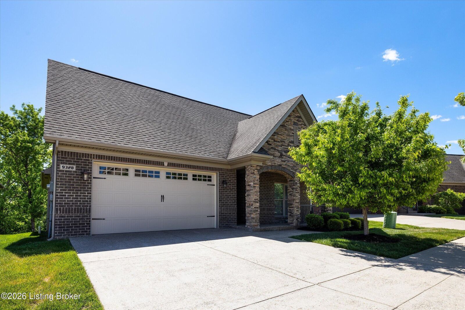 Property Photo: 9328 Cross Meadows Cir KY 40291