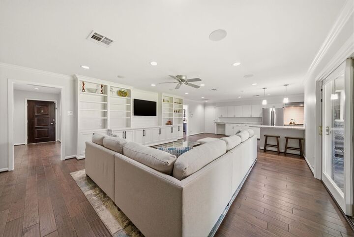 Property Photo:  5434 Valkeith Drive  TX 77096 