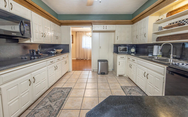 Property Photo:  3312 59th Street  TX 79413 