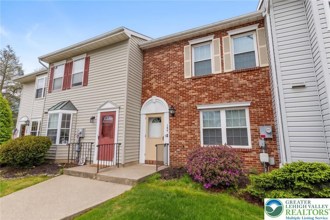 Property Photo:  104 Empire Court  PA 18020 