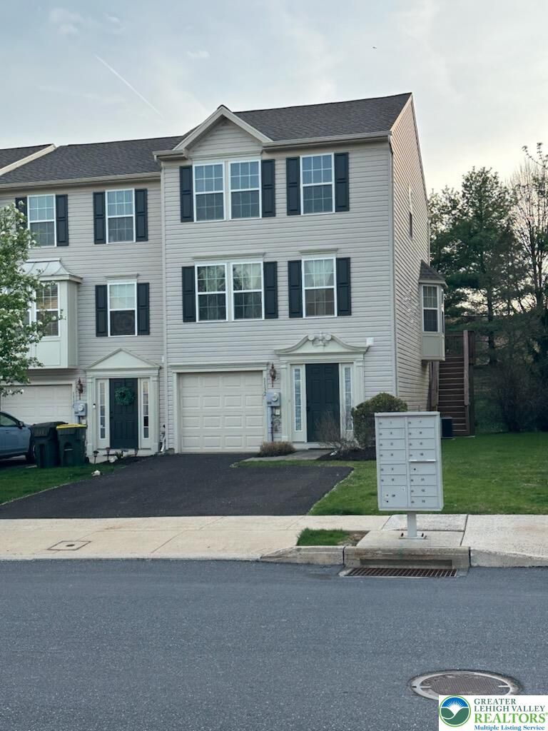 Property Photo:  1132 Sparrow Way  PA 18031 