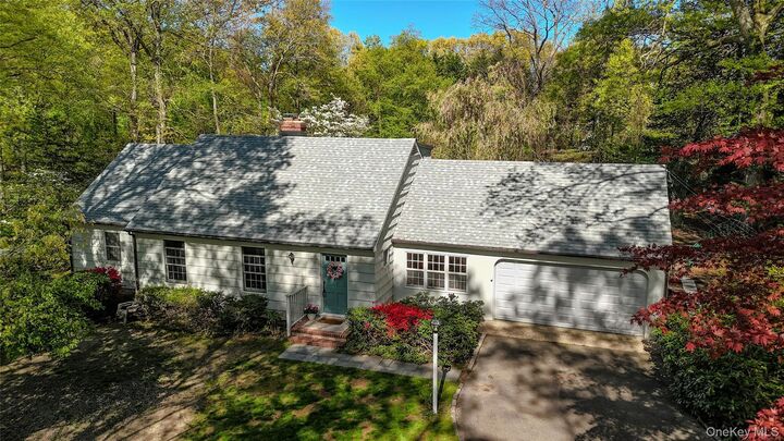 Property Photo:  16 Brian Court  NY 11768 