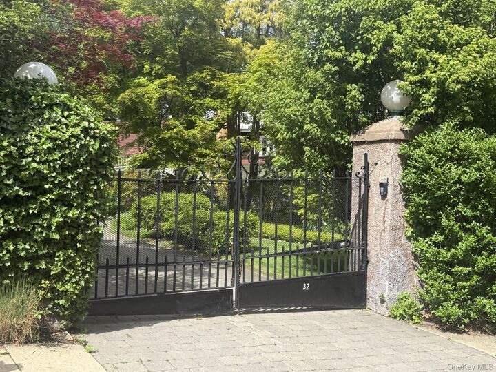 Property Photo:  32 Laveta Place  NY 10960 
