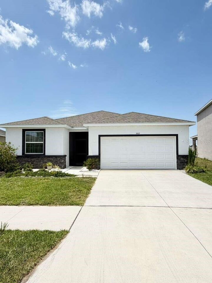 Property Photo:  5452 Flint Hills Drive  FL 33598 