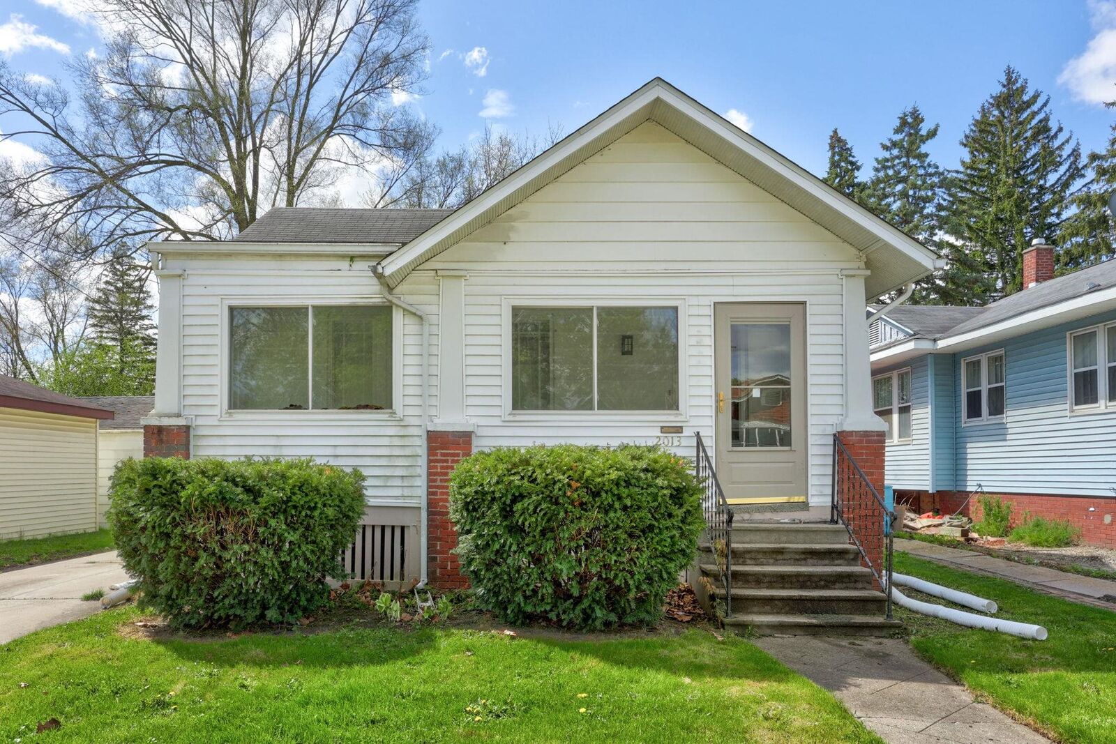 Property Photo:  2013 Cooper Avenue  MI 48602 