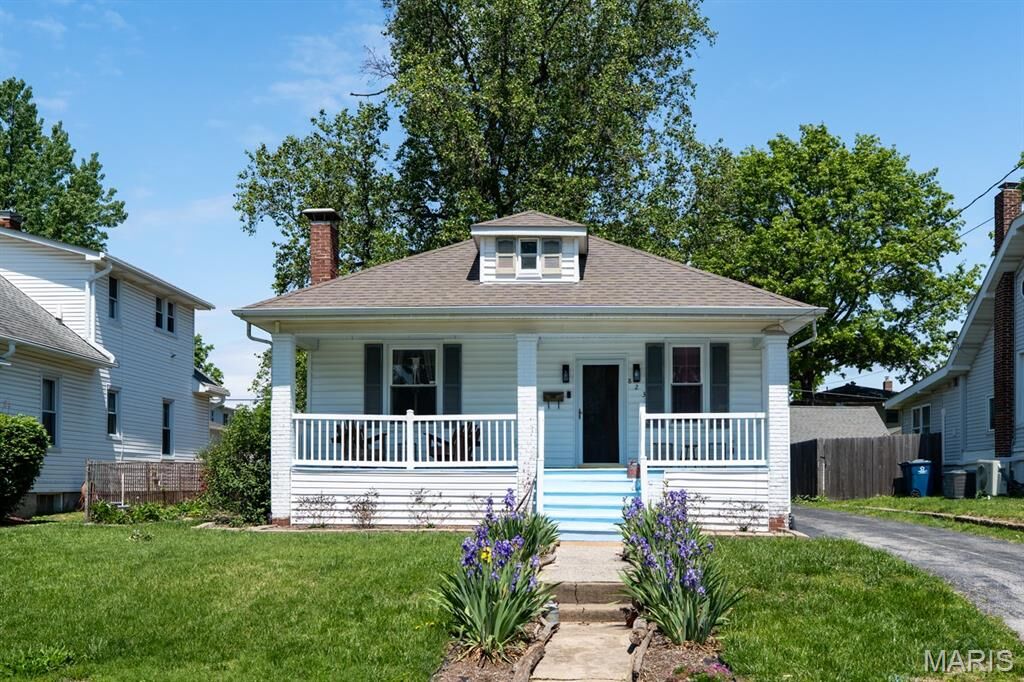 Property Photo: 823 Douglas Street IL 62002