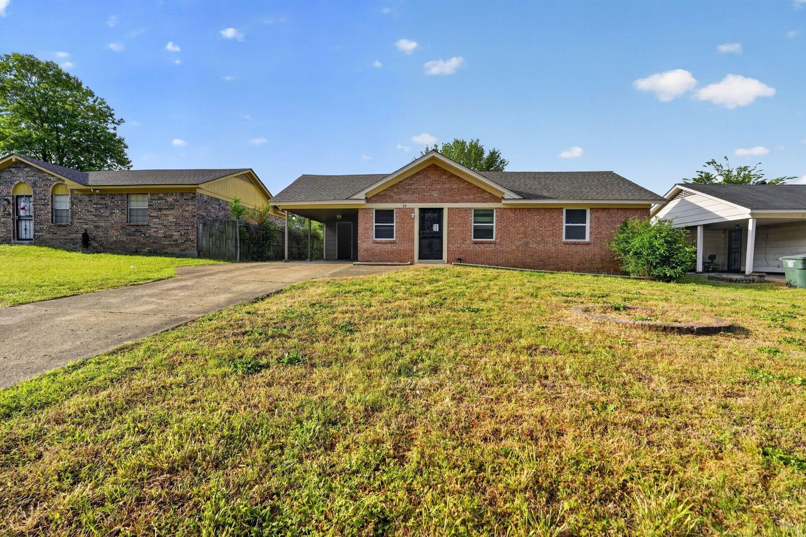 Property Photo:  19 Lydgate Ave  TN 38109 