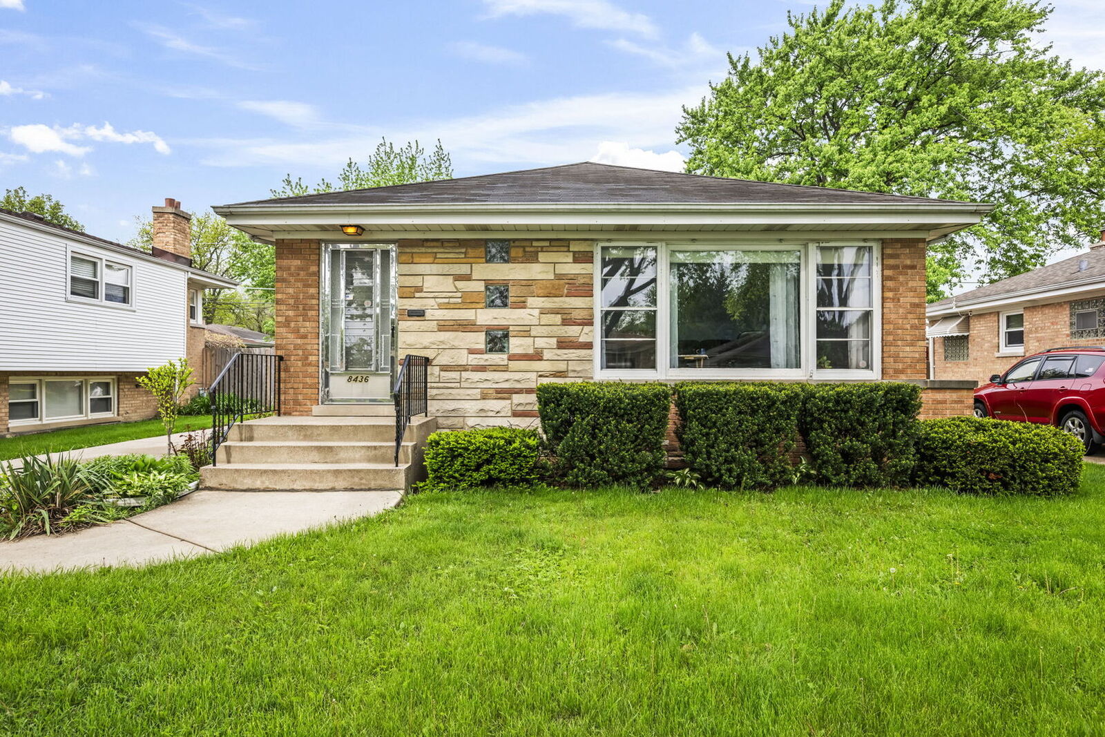 Property Photo:  8436 N Oriole Avenue  IL 60714 