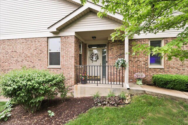 Property Photo:  768 W Saint Johns Place  IL 60101 