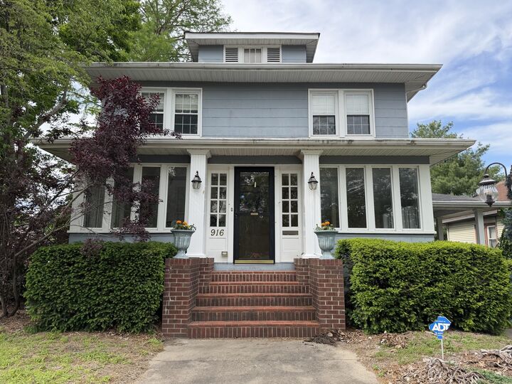 Property Photo:  916 Illinois Avenue  IL 62966 
