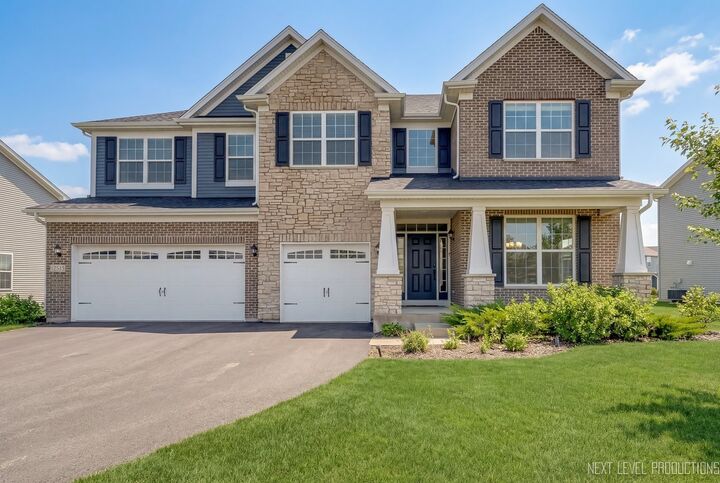 Property Photo:  12513 S Willowgate Lane  IL 60585 