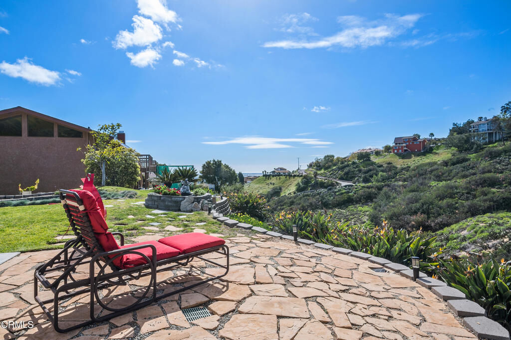Property Photo:  999 San Clemente Way  CA 93010 