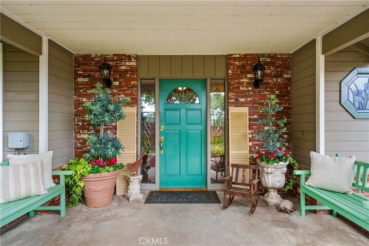 Property Photo:  31065 Avenida Del Reposo  CA 92591 