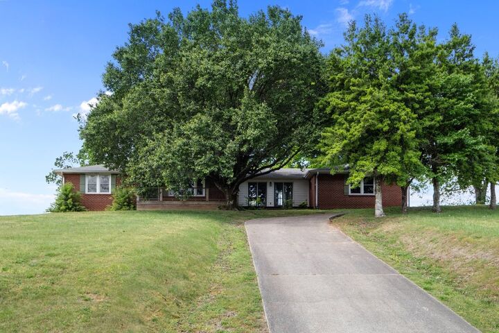 Property Photo: 1720 Duke Loop TN 37055