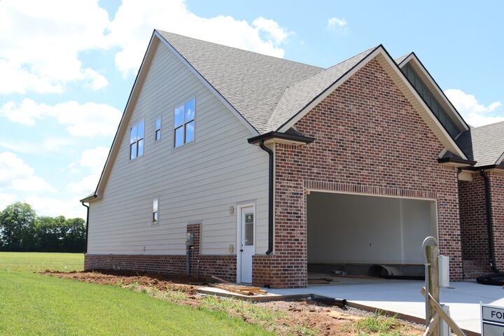 Property Photo:  201 Harvest Moon Dr  TN 37043 
