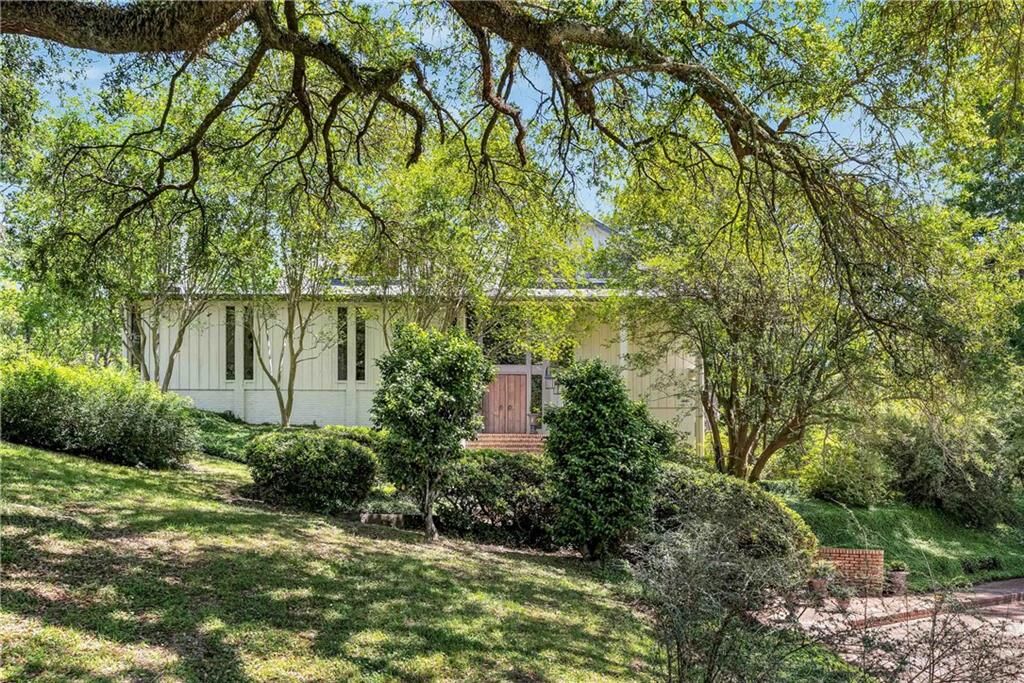 Property Photo:  2617 Confederate Avenue  MS 39180 