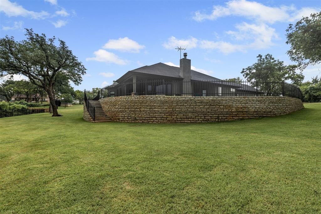 Property Photo:  2100 Gene Court  TX 76048 