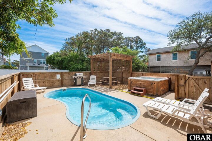 Property Photo:  3303 S Croatan Highway  NC 27959 
