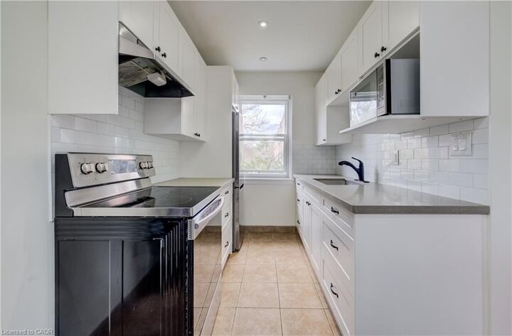 Property Photo:  137 Emerald Street S 25  ON L8N 2V4 