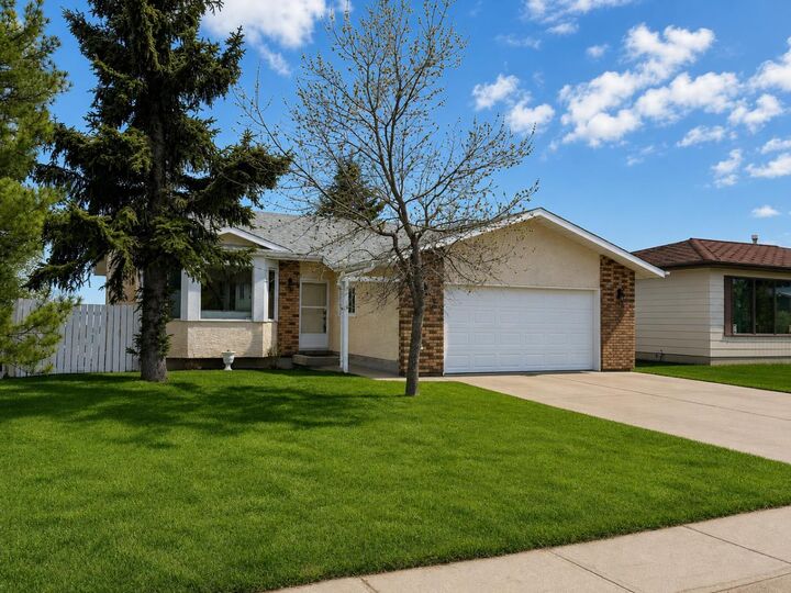 13 Assiniboine Drive — photo 1