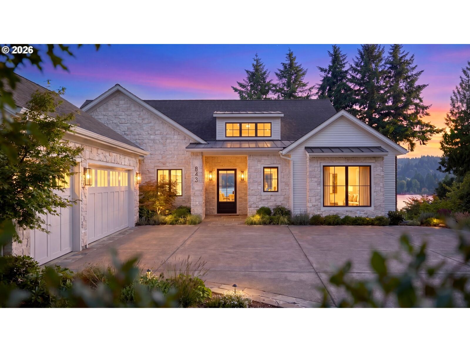 Property Photo:  843 Terrace Dr  OR 97034 