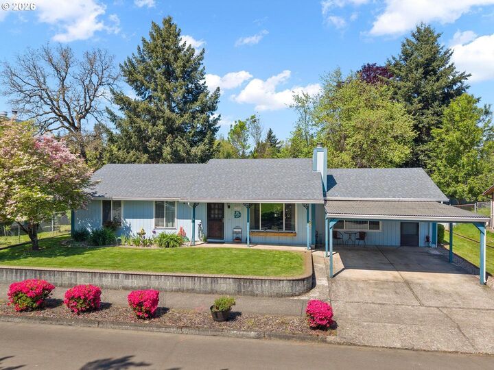 Property Photo:  5706 NE 38th St  WA 98661 