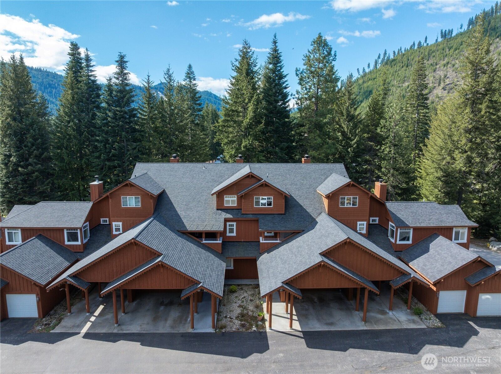 Property Photo:  20701  Club House Drive 108  WA 98826 