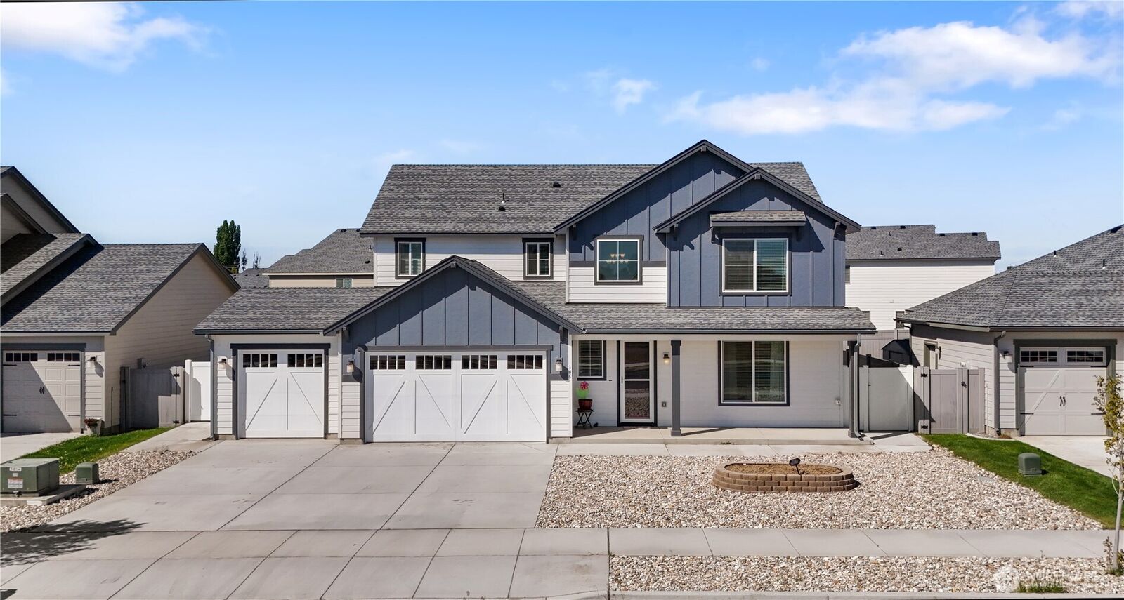 Property Photo:  306 N Towhee Street  WA 98837 