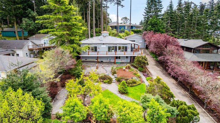 Property Photo:  615 NE 4th Street  WA 98239 