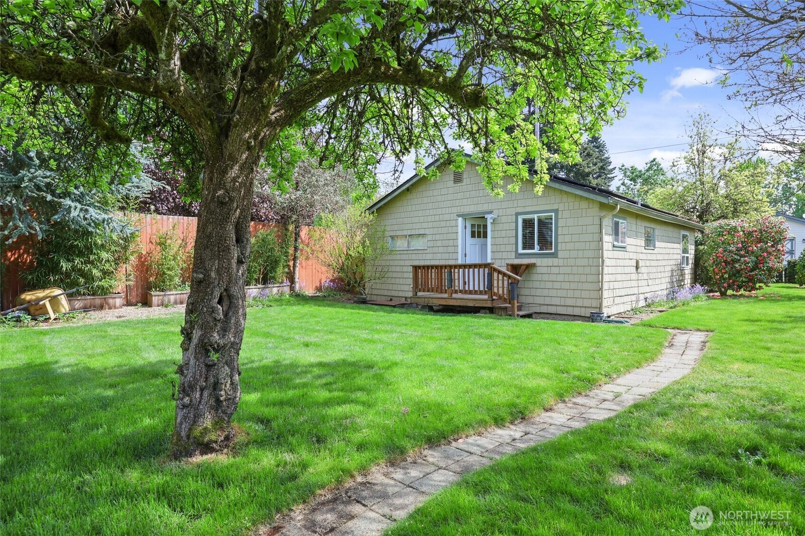 Property Photo:  1626  Bigelow Avenue NE  WA 98506 
