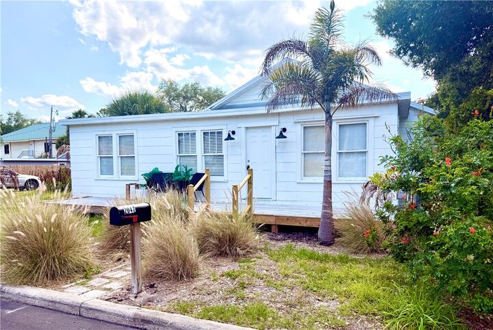 Property Photo:  2047 38th Avenue  FL 32960 