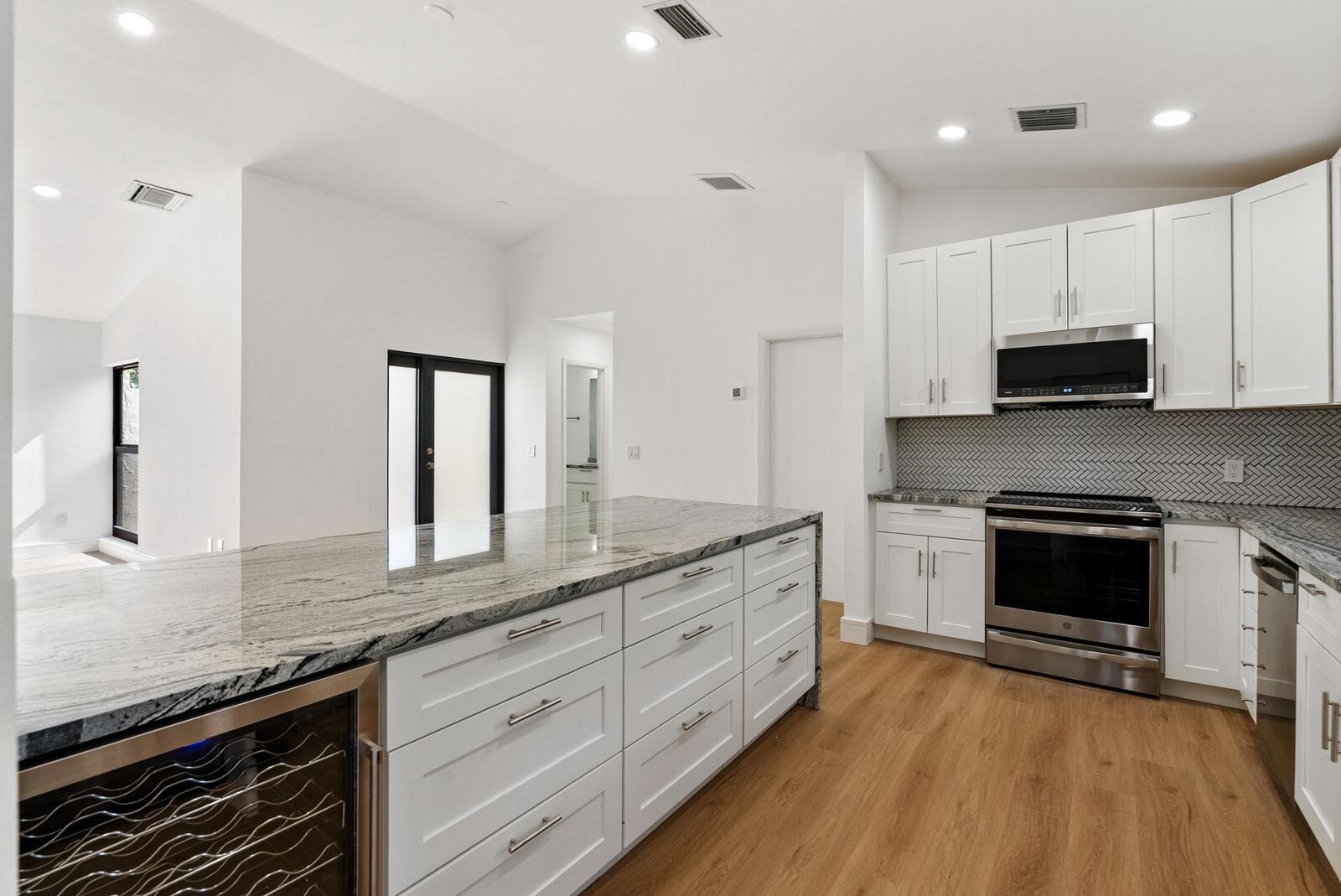 Property Photo: 786 NW 31st Avenue FL 33445