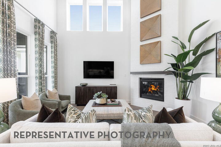 Property Photo:  125 Witwatersrand  TX 78108 