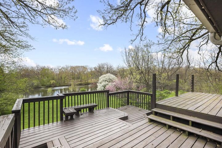 Property Photo:  1004 Ridgewood Drive  WI 53589 
