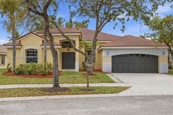 Property Photo:  727 Lake Blvd  FL 33326 