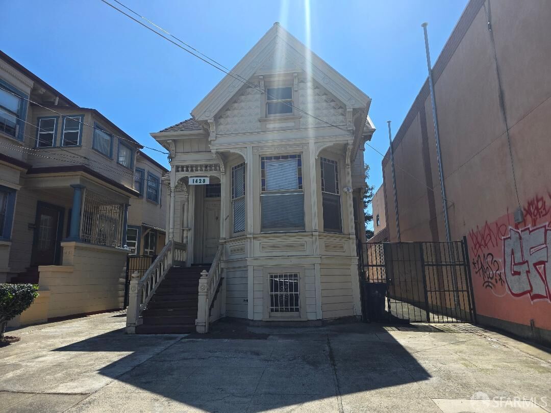 Property Photo:  1428 6th Avenue  CA 94606 
