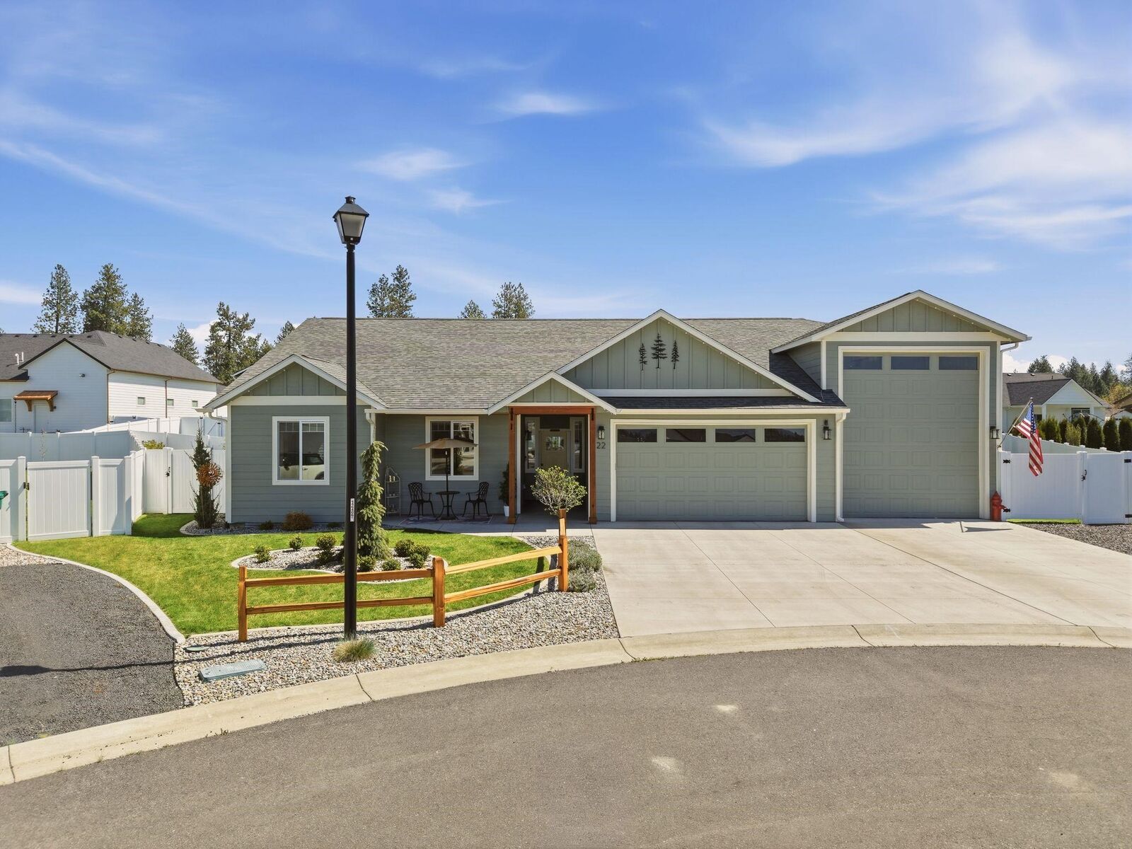 Property Photo:  22 E Eleventh Ct  WA 99006 