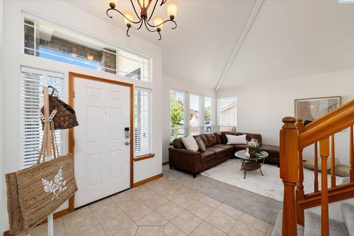 Property Photo:  905 Clermont Drive  WA 99352 