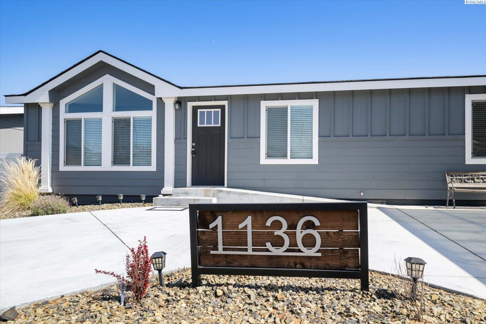 Property Photo:  1136 Harrison Pl  WA 99336 