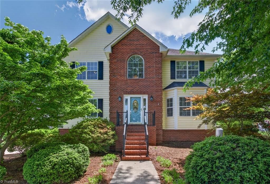 Property Photo: 252 Country Circle NC 27006