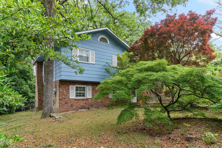 Property Photo: 1421 Marlborough Road NC 28304