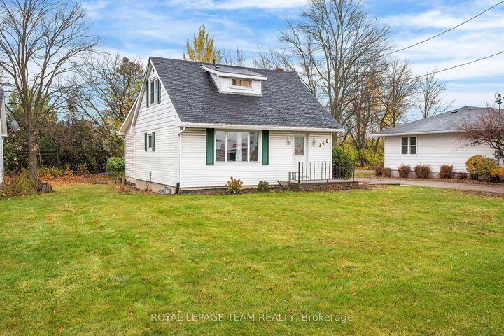 Property Photo: 266 Daniel Street S ON K7S 2M2