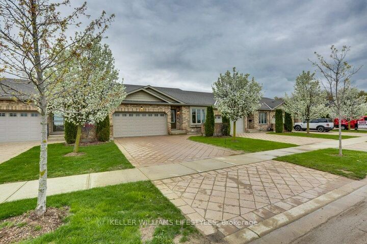 Property Photo: 2090 Denview Avenue ON N6G 0J5