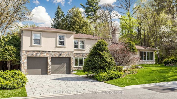 Property Photo: 54 Plymbridge Road ON M2P 1A3
