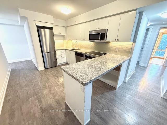 Property Photo:  565 Wilson Avenue W W804  ON M3H 0C6 