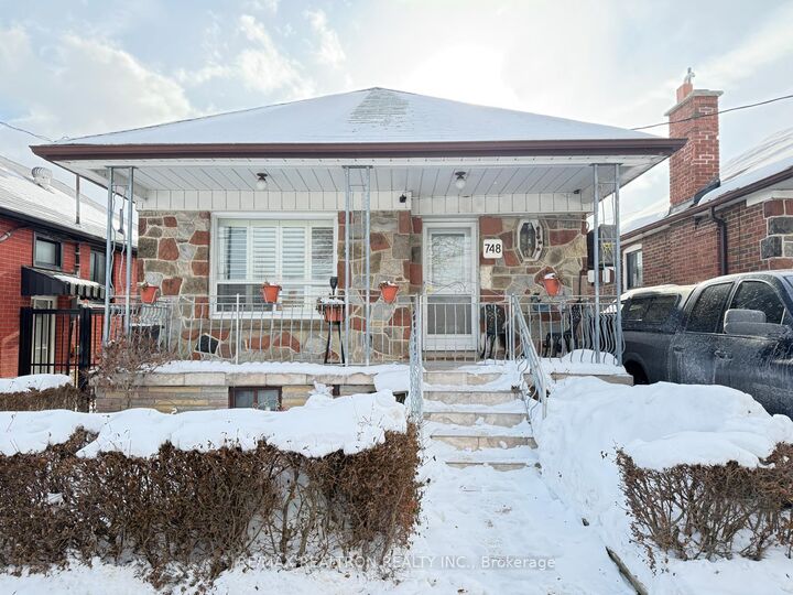 748 Vaughan Road — photo 1