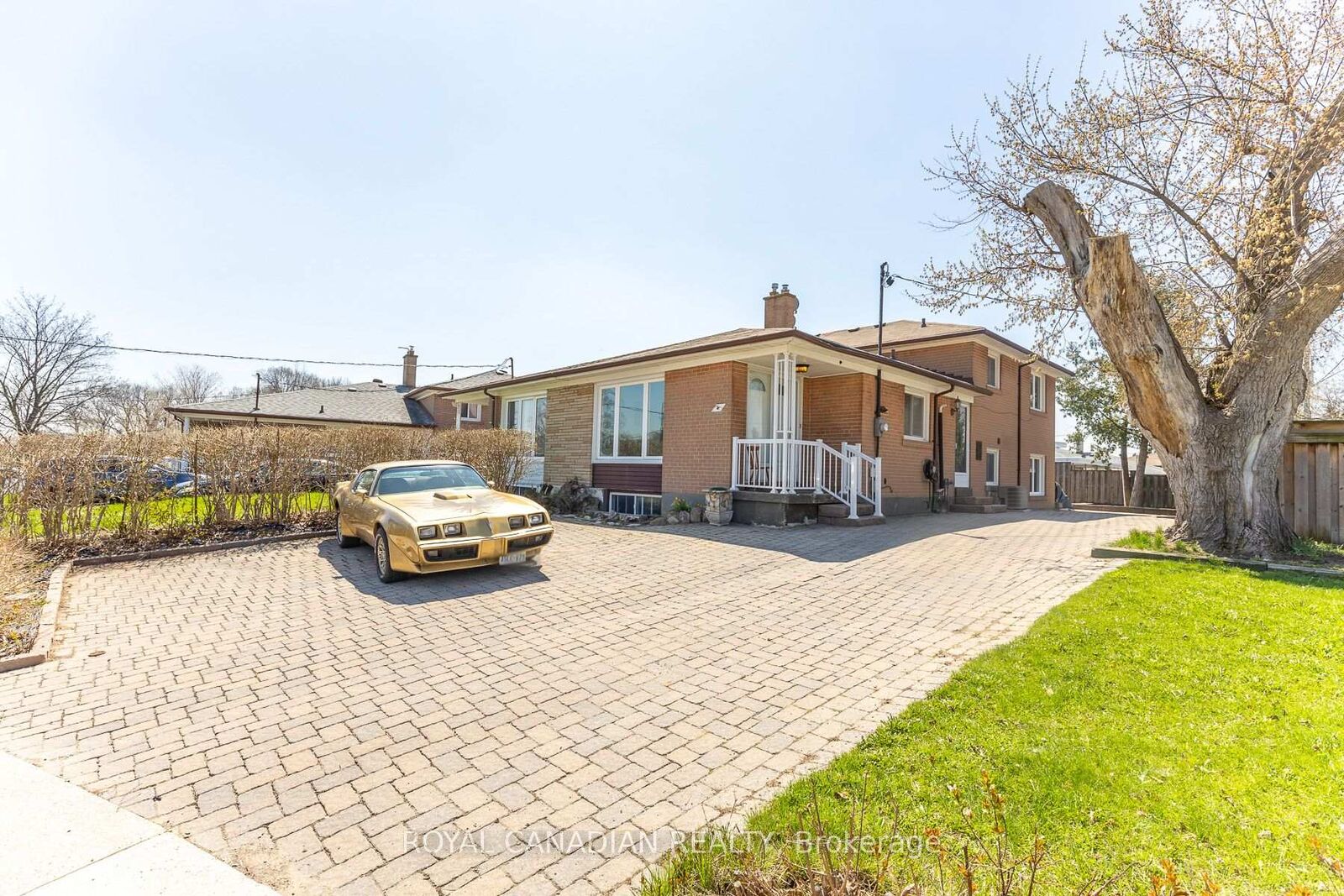 Property Photo: 16 Gambello Crescent ON M3J 1W3