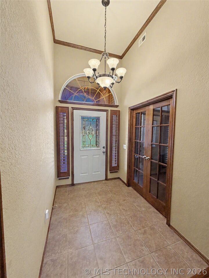 Property Photo:  500 SW 160th Street  OK 73170 
