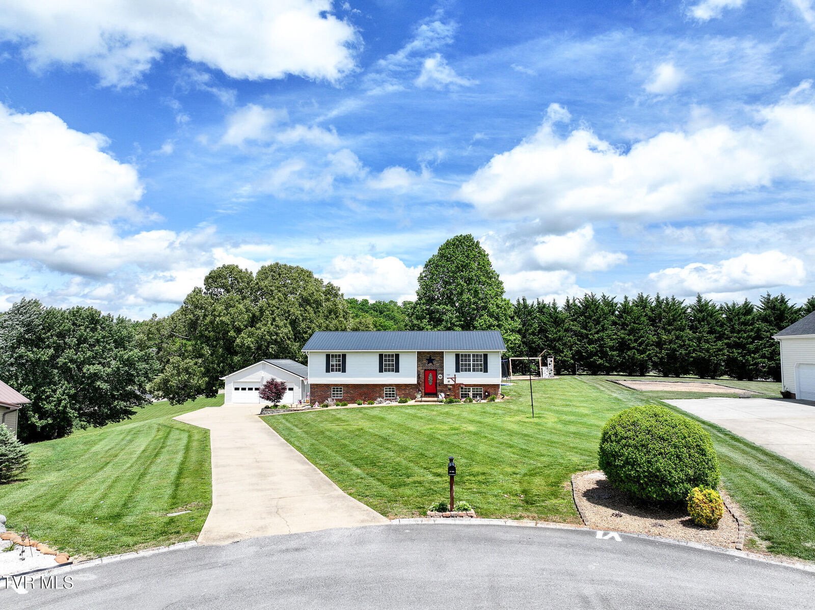 Property Photo:  122 Earlington Drive  TN 37743 